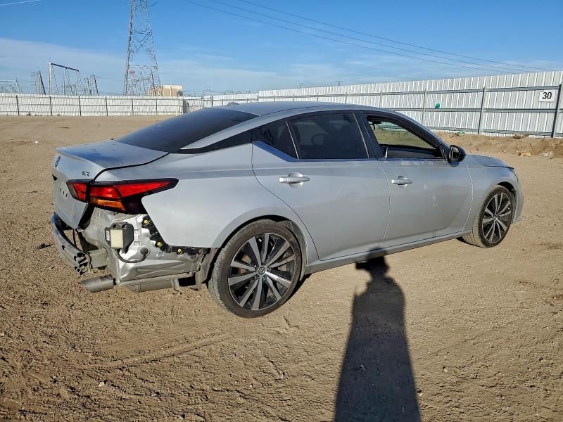 2022 Nissan Altima sr