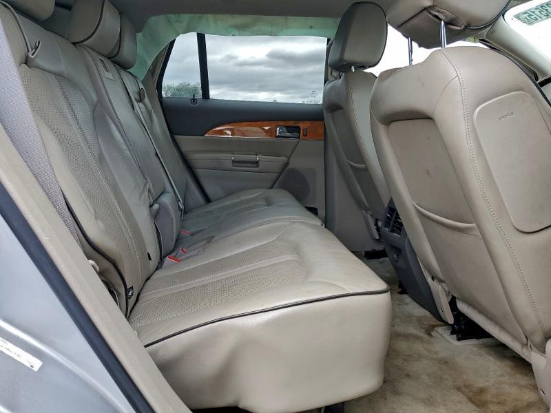 2013 Lincoln Townhouse MKX