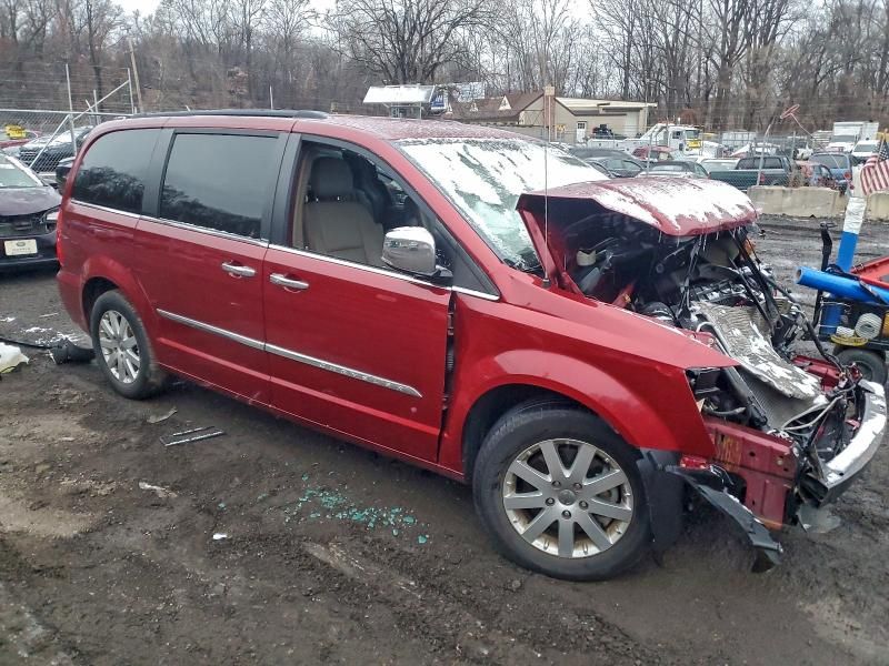 2012 Chrysler Town & Country Touring l