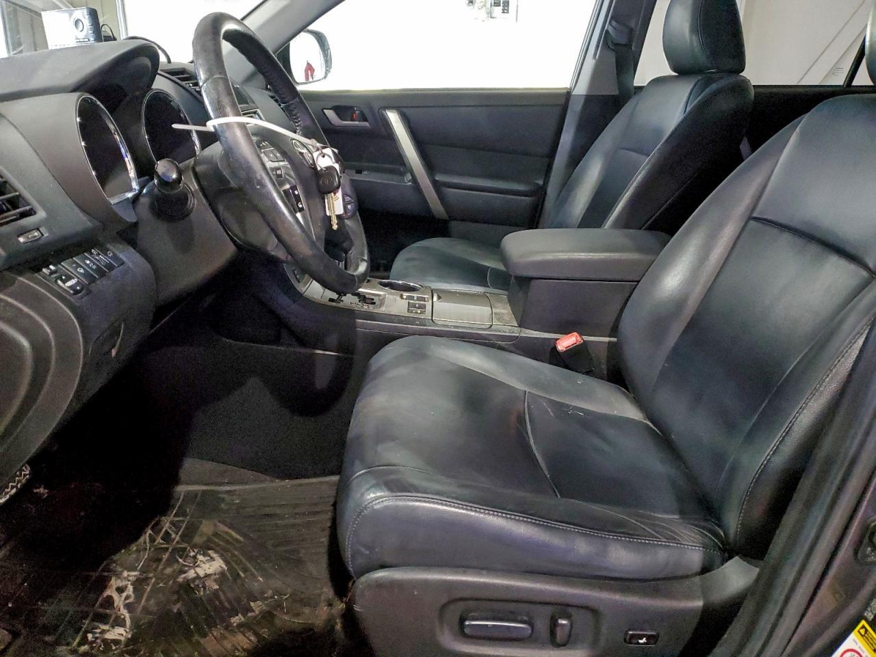 2013 Toyota Highlander Base