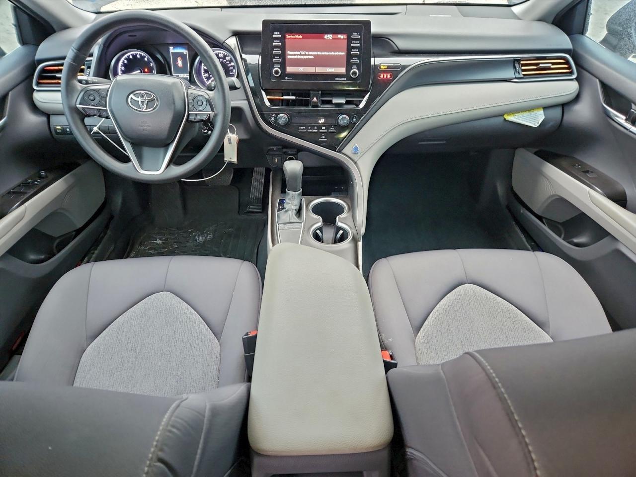 2022 Toyota Camry le