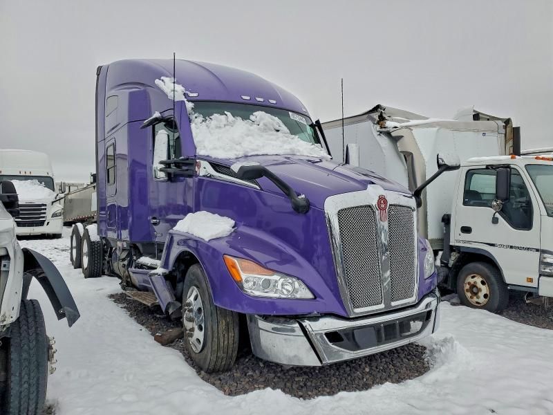 2023 Kenworth T680 Semi Truck
