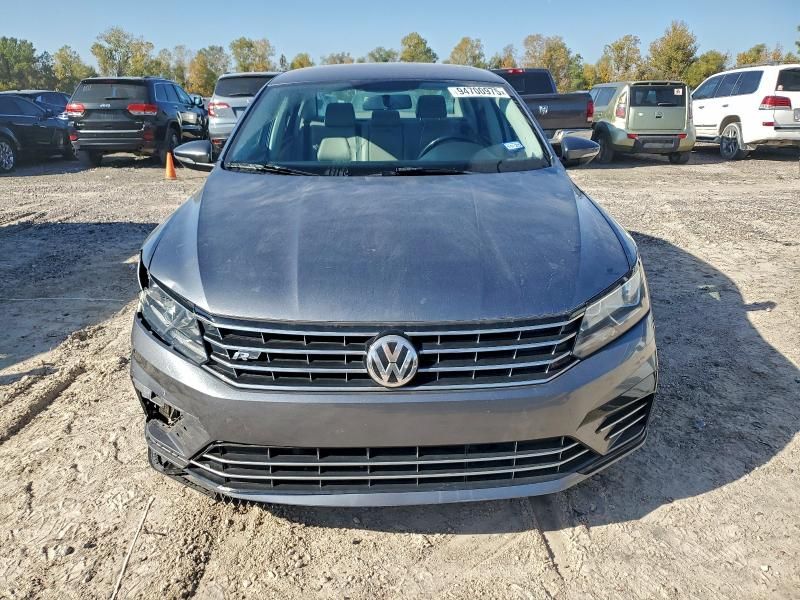2017 Volkswagen Passat R-line