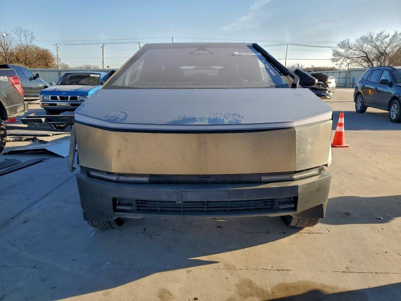 2025 Tesla Cybertruck