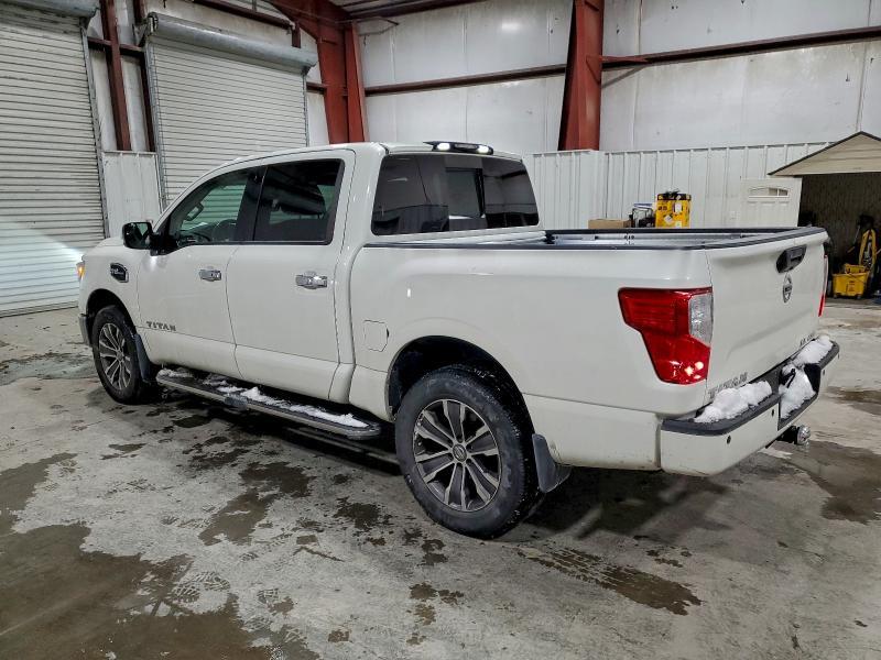 2017 Nissan Titan sl