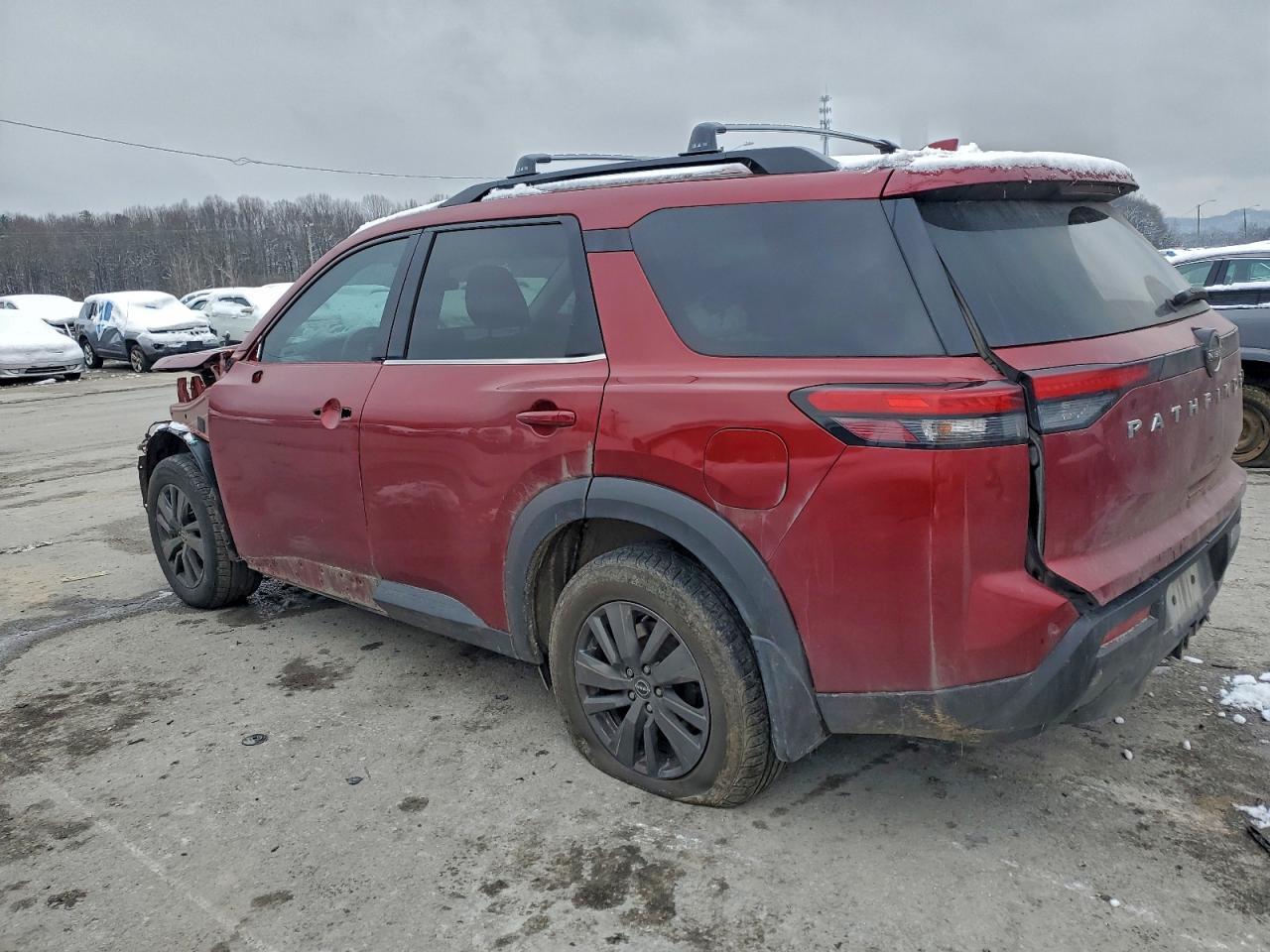 2022 Nissan Pathfinder sv