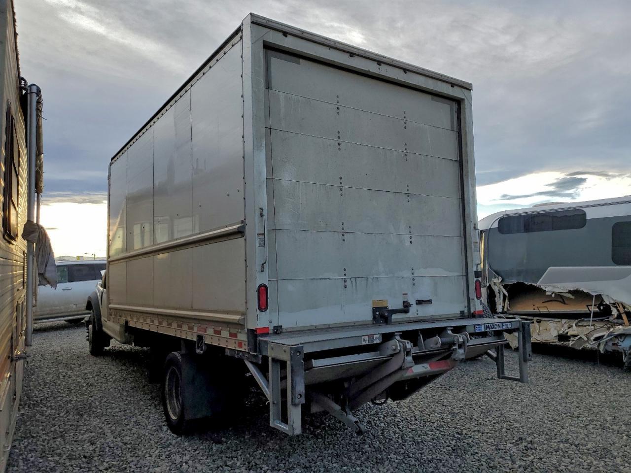 2018 Ford F450 Super Duty BOX Truck