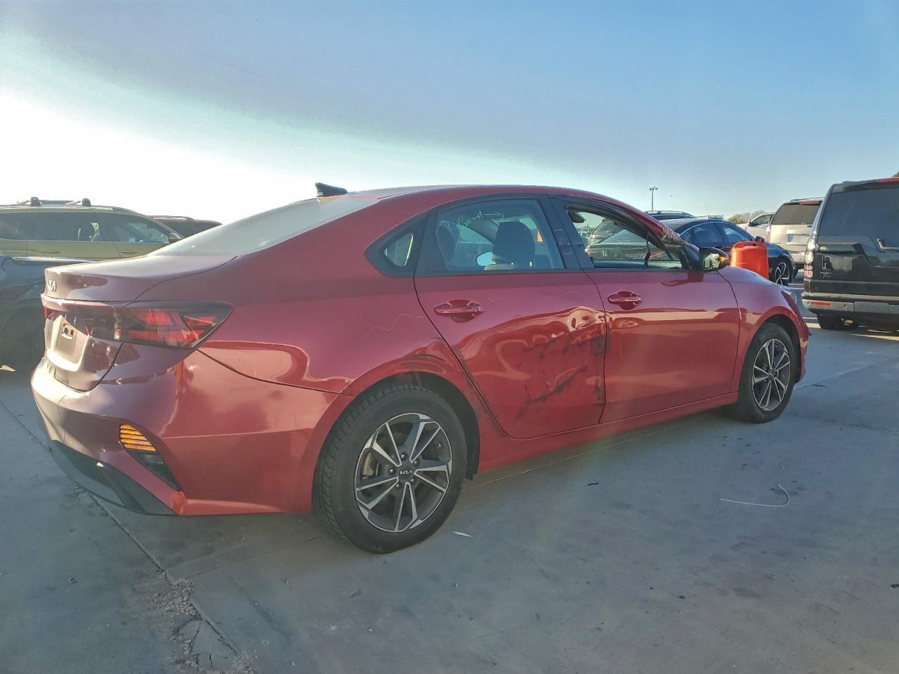 2024 KIA Forte lx