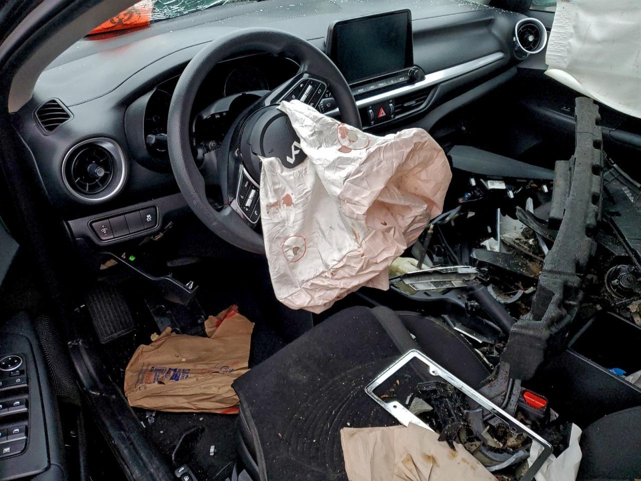 2023 KIA Forte lx