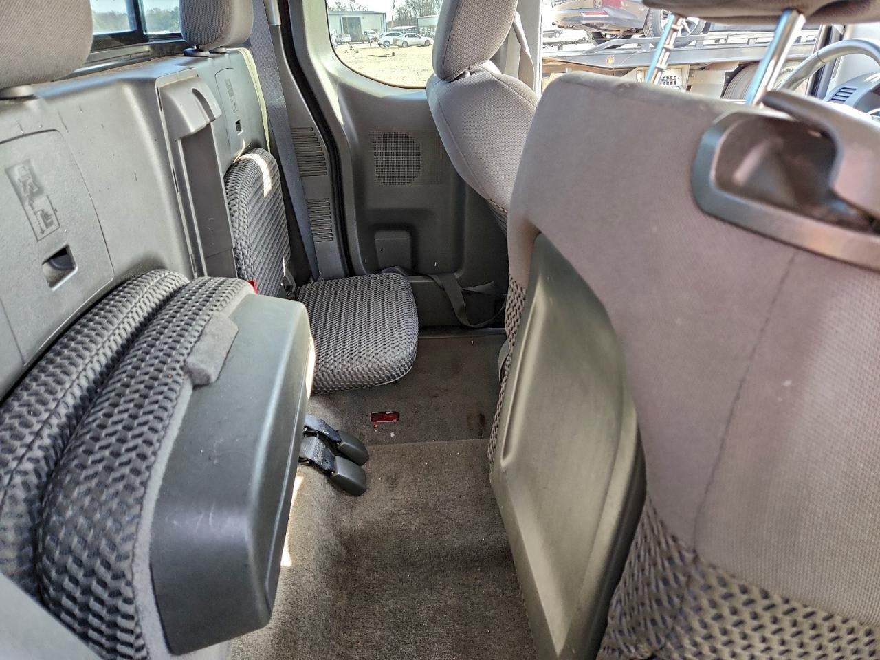 2011 Nissan Frontier sv