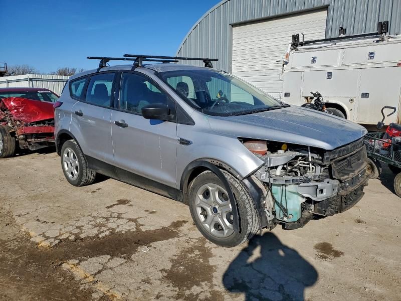 2019 Ford Escape s