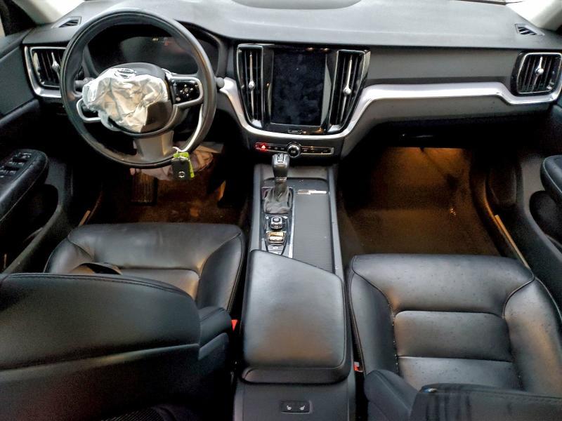 2020 Volvo S60 T6 Momentum