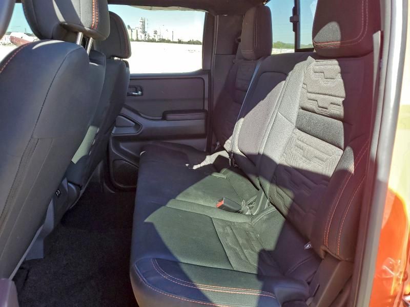 2025 Nissan Frontier s