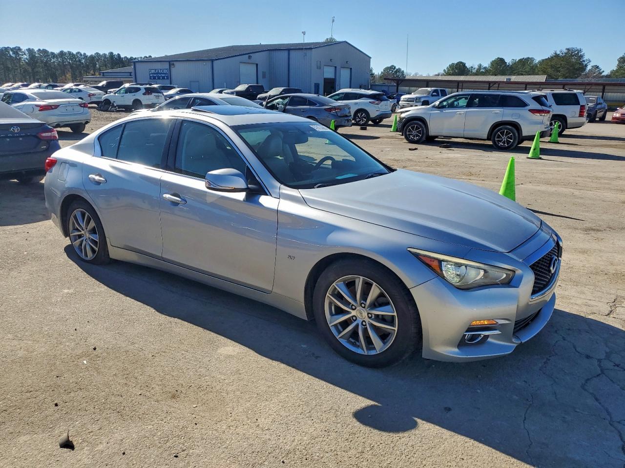 2015 Infiniti Q50 Base