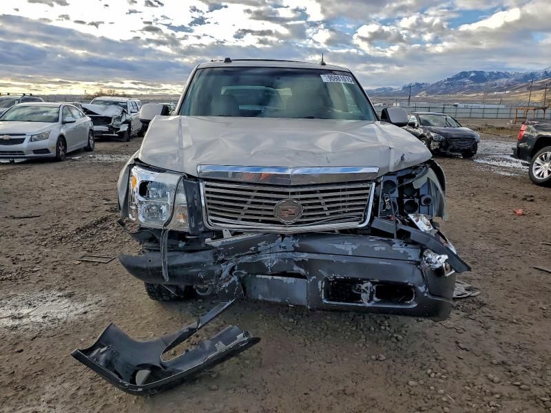 2005 Cadillac Escalade Luxury