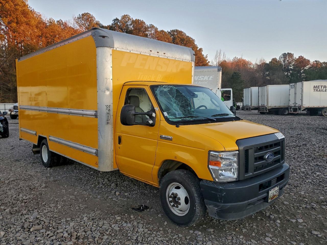 2022 Ford Econoline E350 Super Duty Cutaway Van