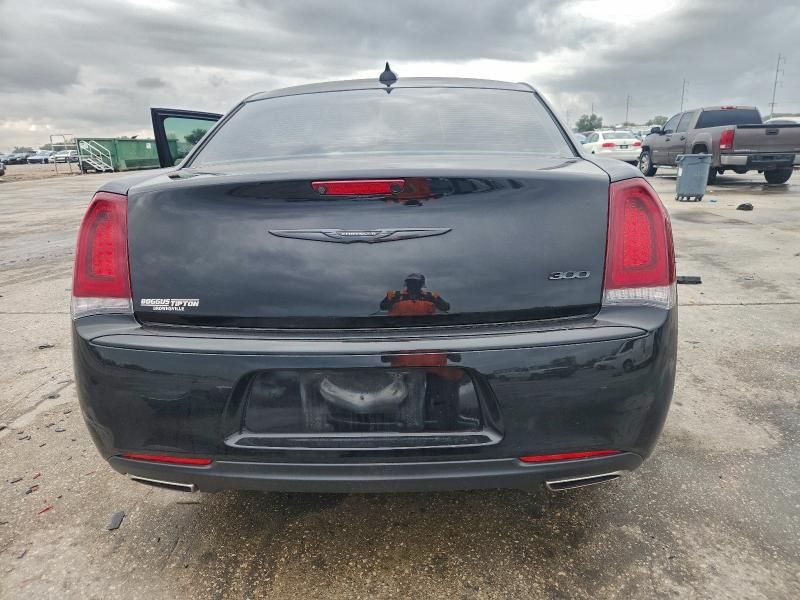 2020 Chrysler 300 Touring