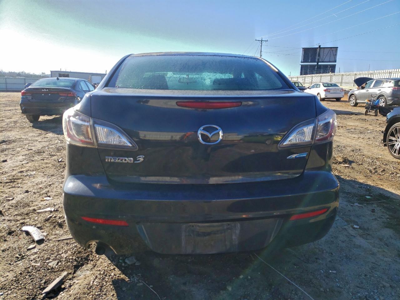 2013 Mazda 3 I