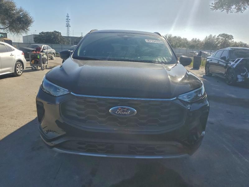 2024 Ford Escape st Line