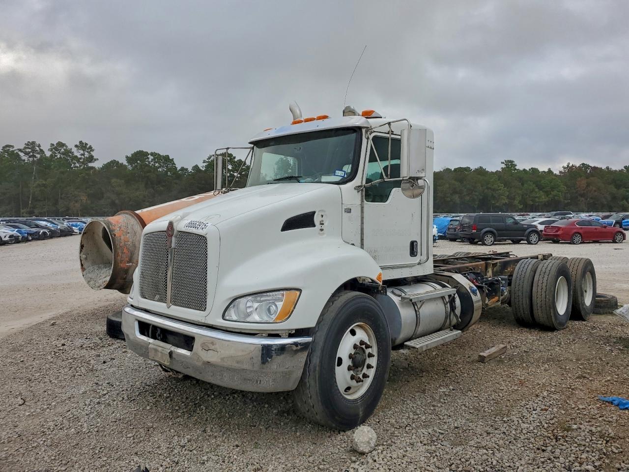 2016 Kenworth T370 Truck Cab AND Chassis