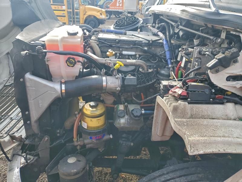 2019 Freightliner Business Lass M2 BOX Truck