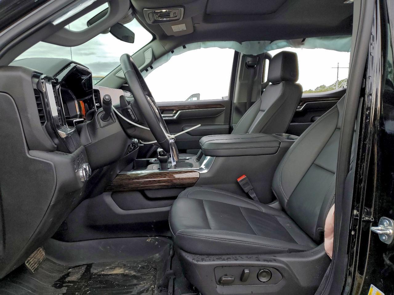 2025 GMC Sierra K1500 Elevation