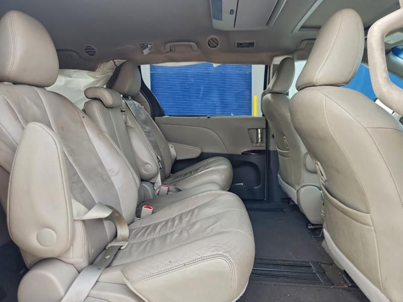 2012 Toyota Sienna xle