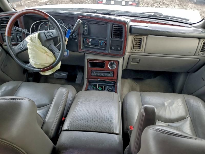 2005 Cadillac Escalade Luxury