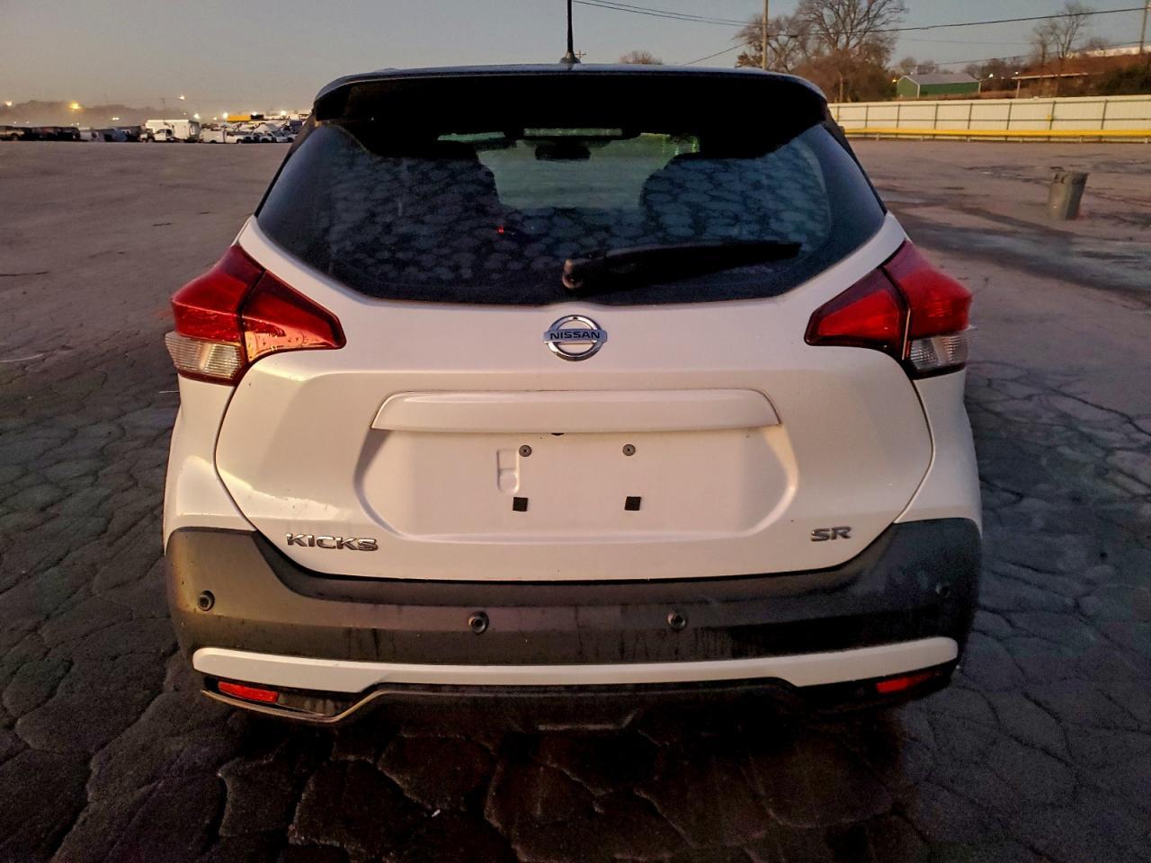 2020 Nissan Kicks sr