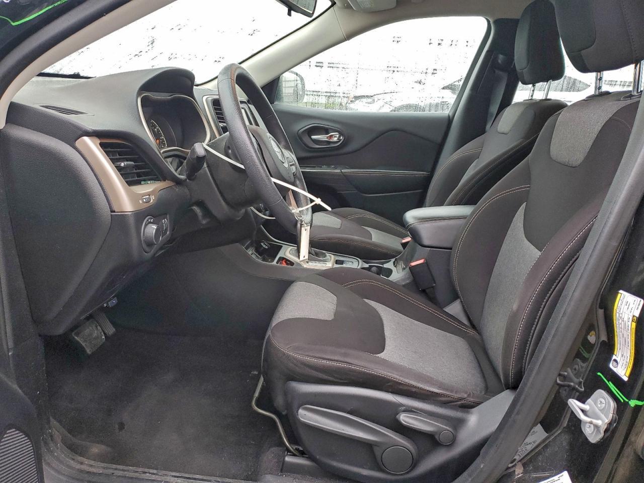 2014 Jeep Cherokee Sport