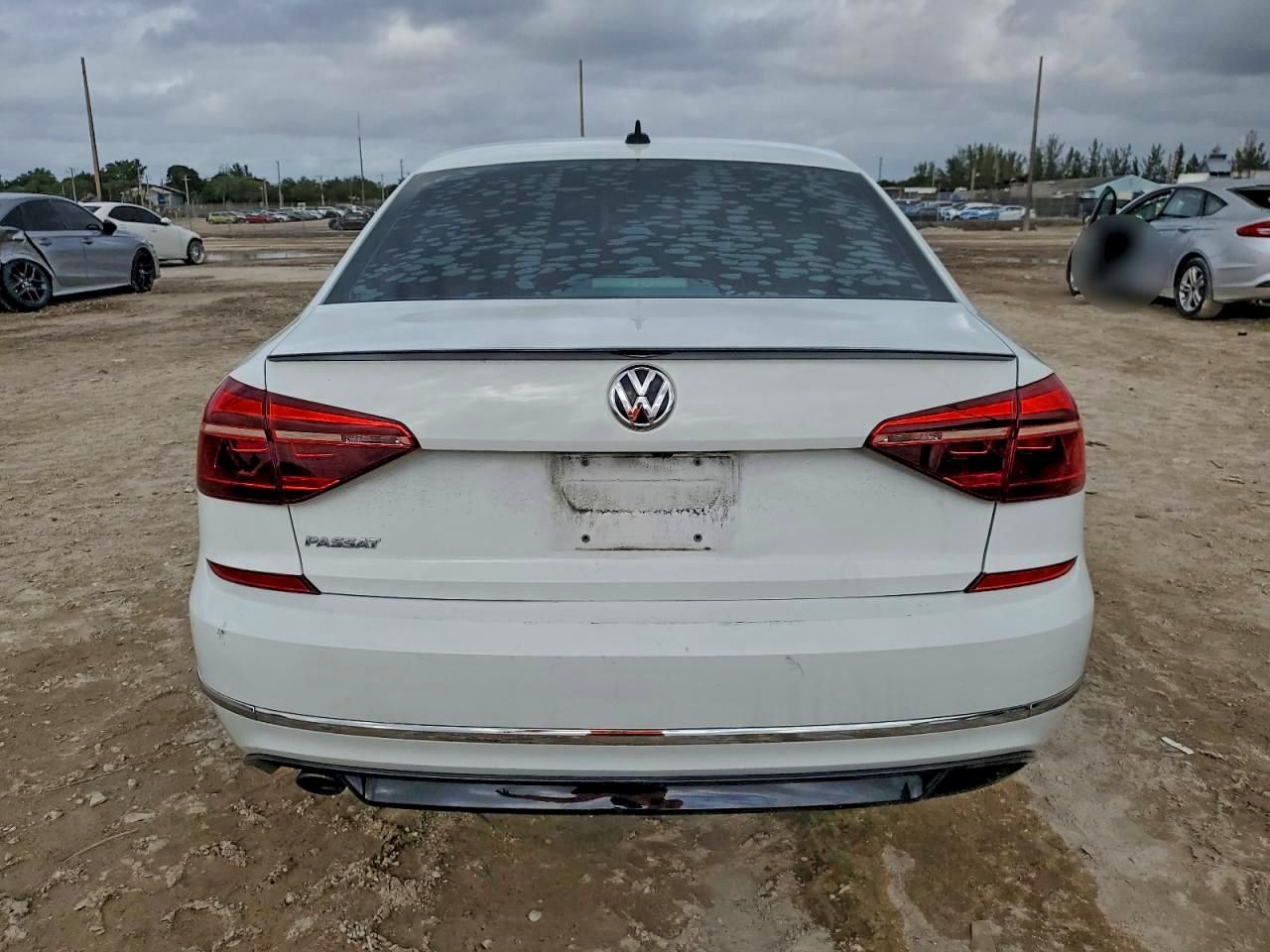 2018 Volkswagen Passat s
