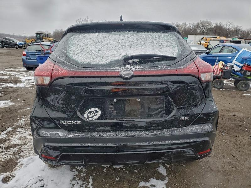 2024 Nissan Kicks sr