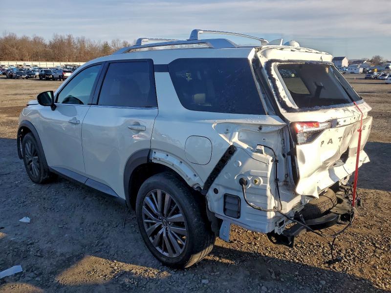 2023 Nissan Pathfinder sl