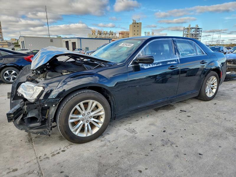 2017 Chrysler 300 Limited