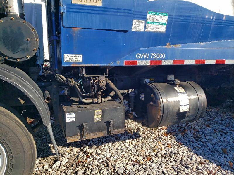 2005 Mack MR688S Refuse Truck