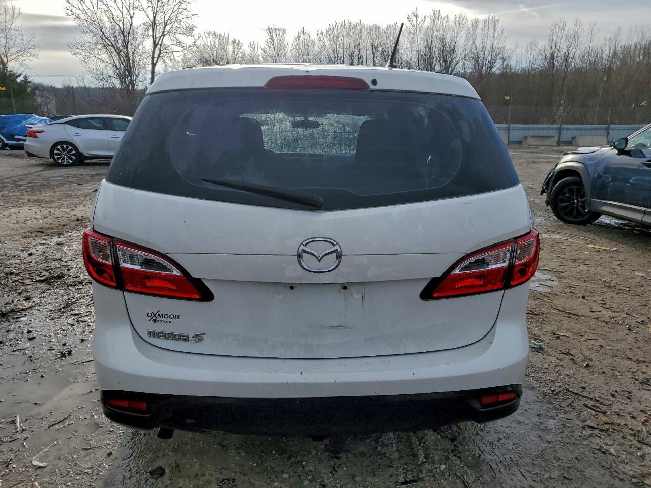 2014 Mazda 5 Sport