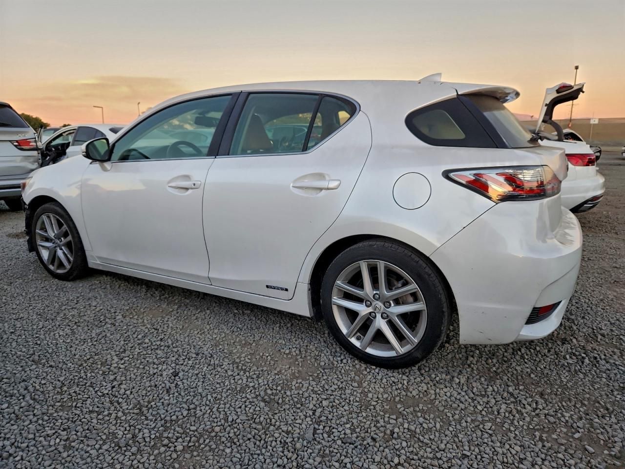 2016 Lexus Ct 200h Base