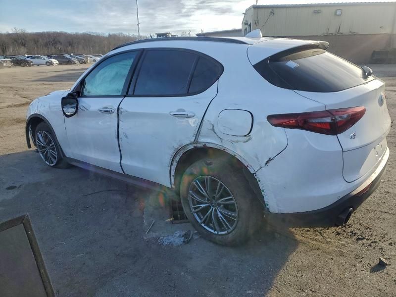 2022 Alfa Romeo Stelvio