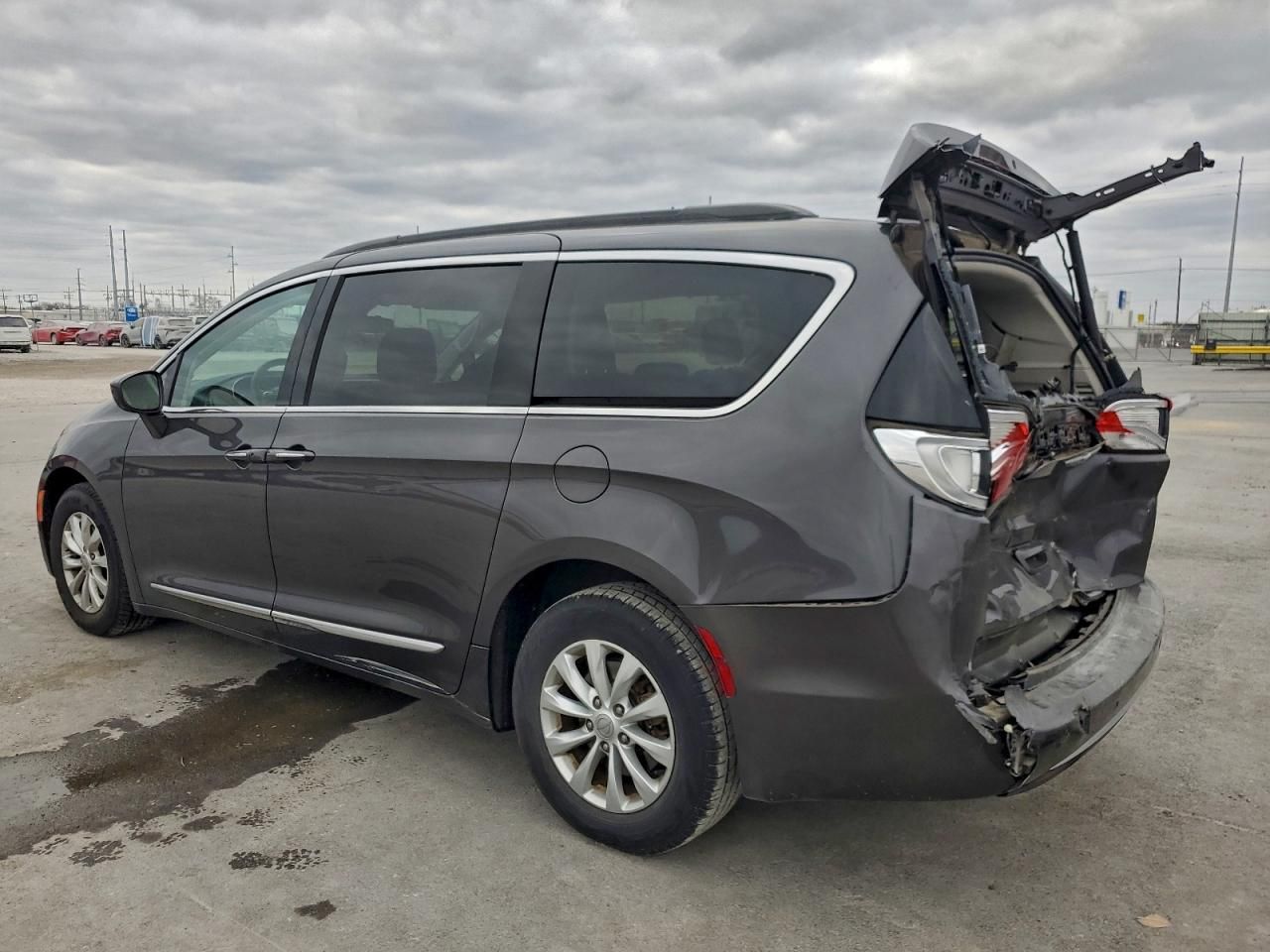 2017 Chrysler Pacifica Touring l