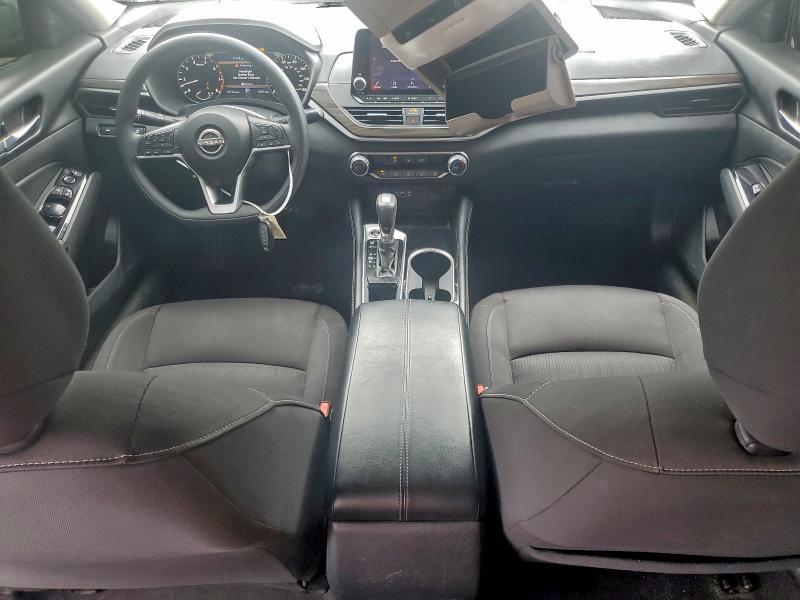 2023 Nissan Altima sv