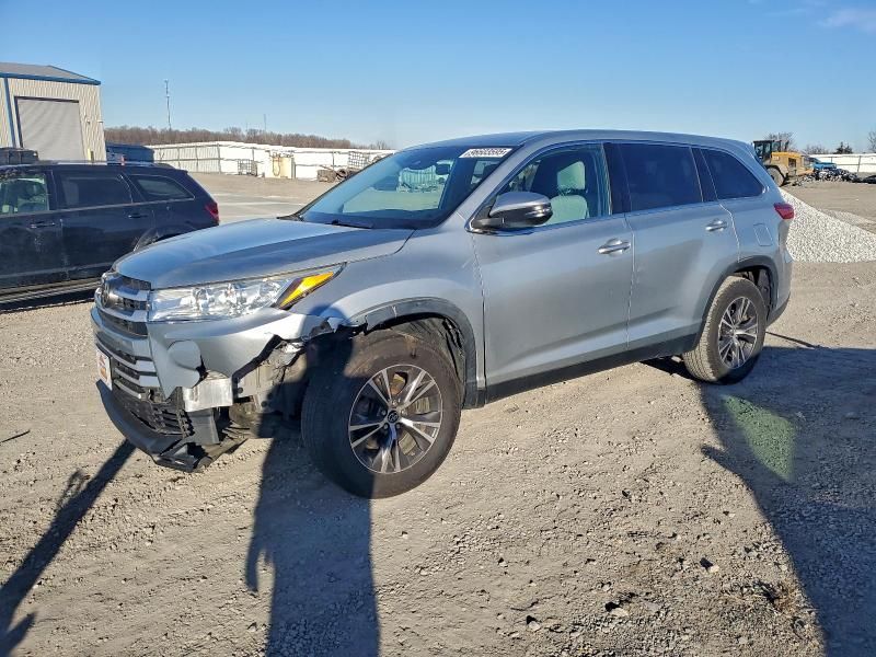 2019 Toyota Highlander le
