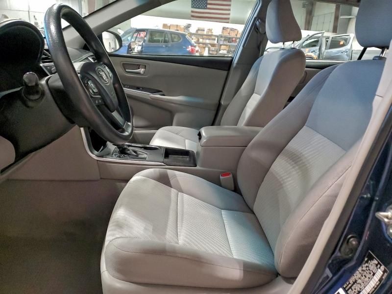 2015 Toyota Camry le