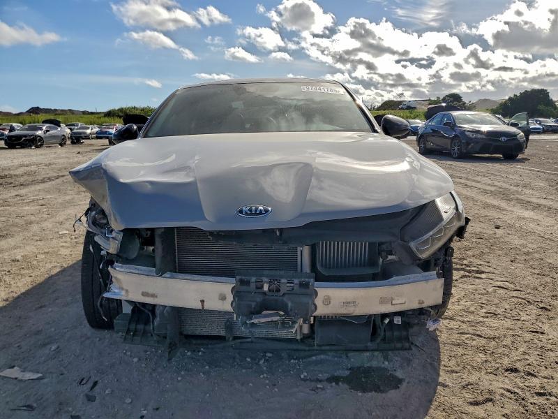 2021 KIA K5 gt Line