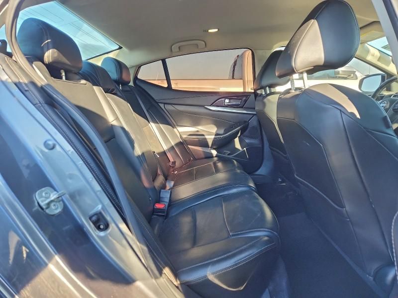 2020 Nissan Maxima sv