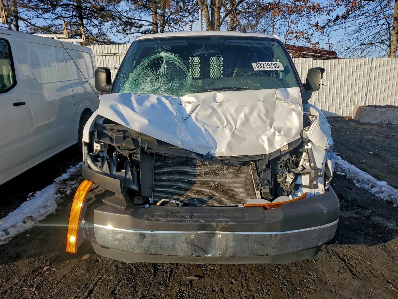 2021 GMC Savana G2500 Delivery Van