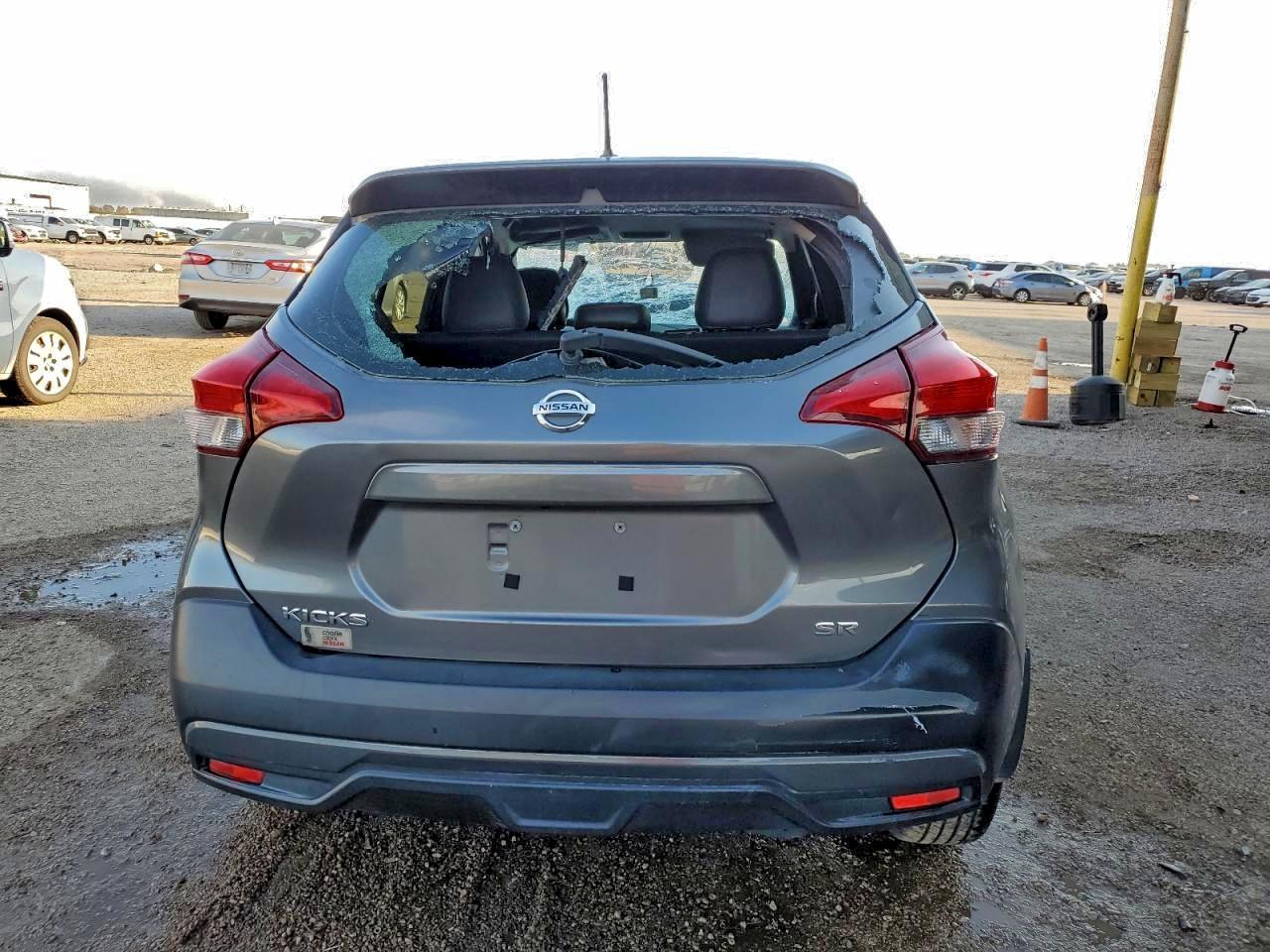 2019 Nissan Kicks s