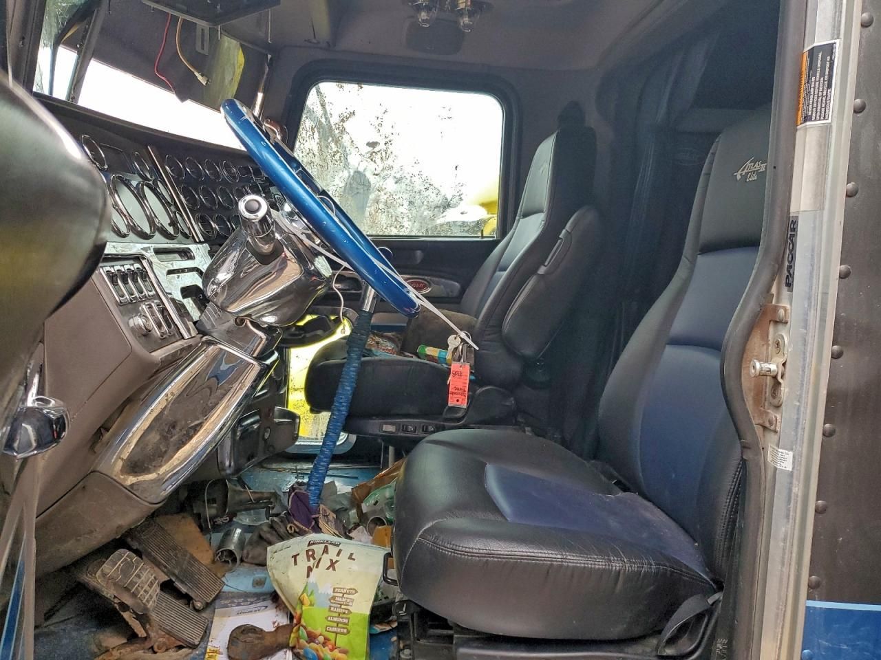 2011 Peterbilt 389 Semi Truck