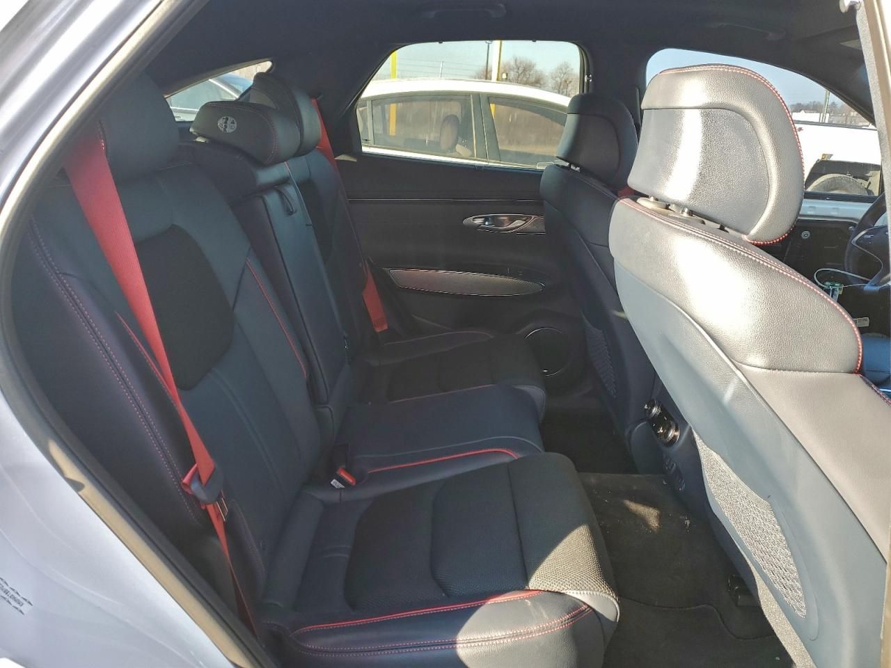 2023 Genesis Gv70 Base