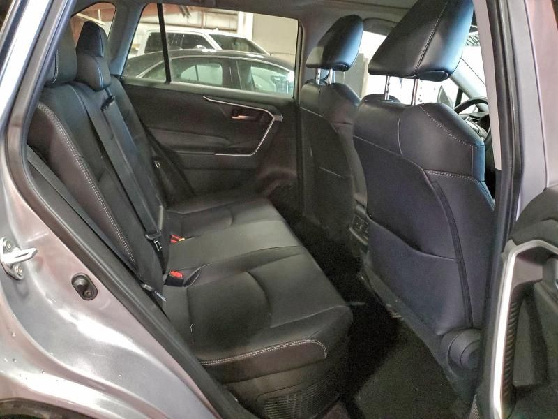 2022 Toyota Rav4 xle Premium