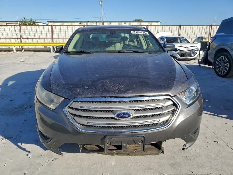 2015 Ford Taurus se